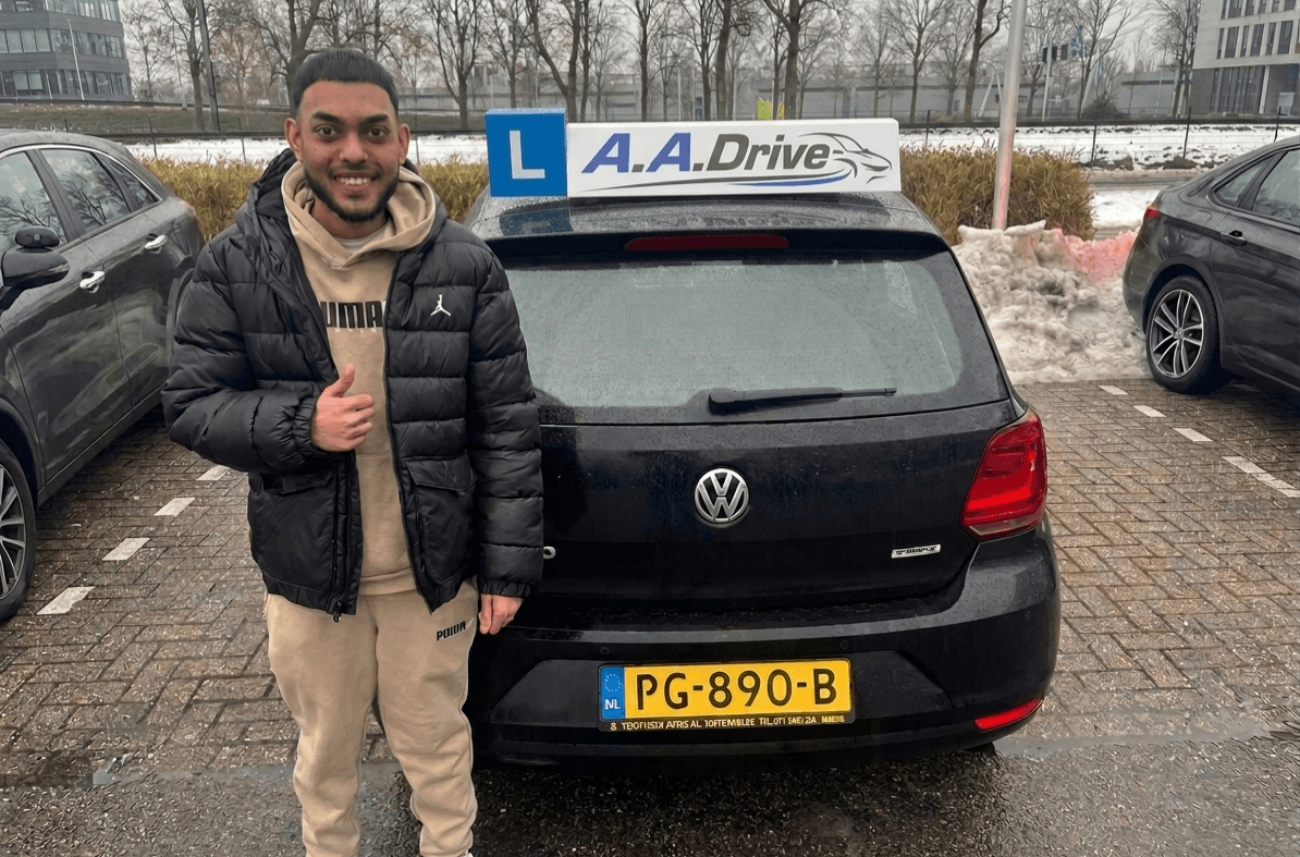 Vyash met zijn rijbewijs